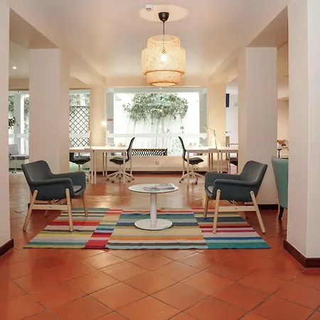 카르비 비치 호텔