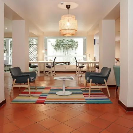 Carvi Otel